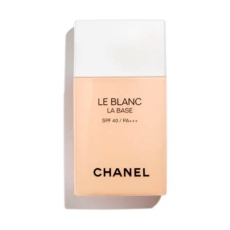 chanel le blanc la base.